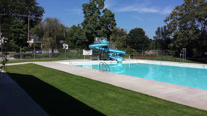 Boiling Springs Pool