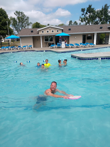 Bowman Woods Swim and Racquet Club