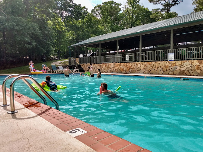 Coosawattee River Resort Foxhound pool