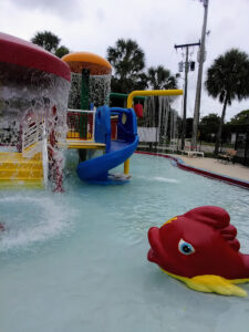 Croissant Park Pool