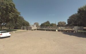 Crowlanding Public Pool
