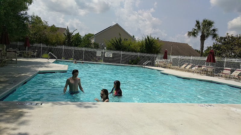 Edgefield Community Swimming Pool