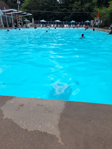 Glenlake Pool