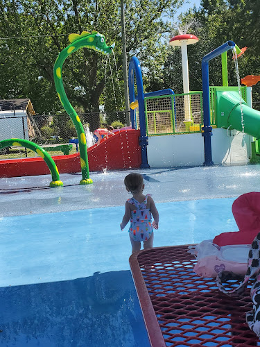 Gravette aquatic Complex