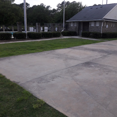 Huntington Crest Pool