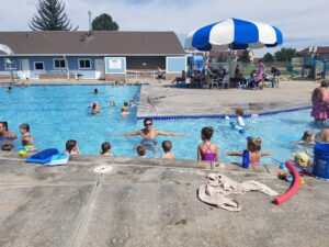 Lake Arbor Center and Outdoor Pool