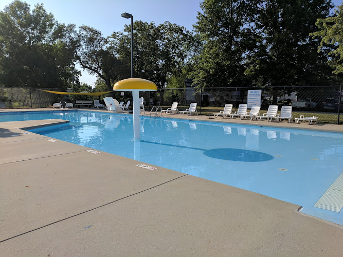 Leon Community Pool