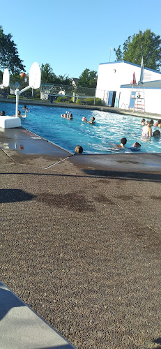 Max Strauss City Pool