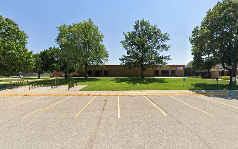 Peet Swimming Pool