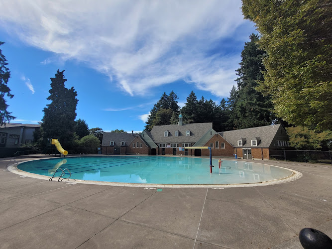 Sellwood Pool (seasonal)