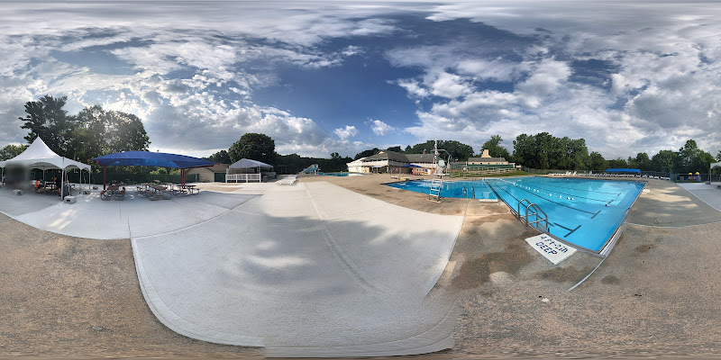 Smithtown Landing Swimming Pool