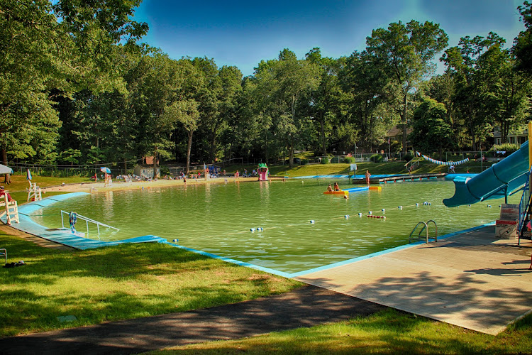 The Colony Pool Club
