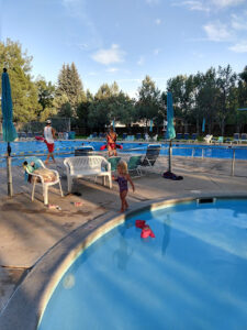 Village Green Pool & Tennis Courts