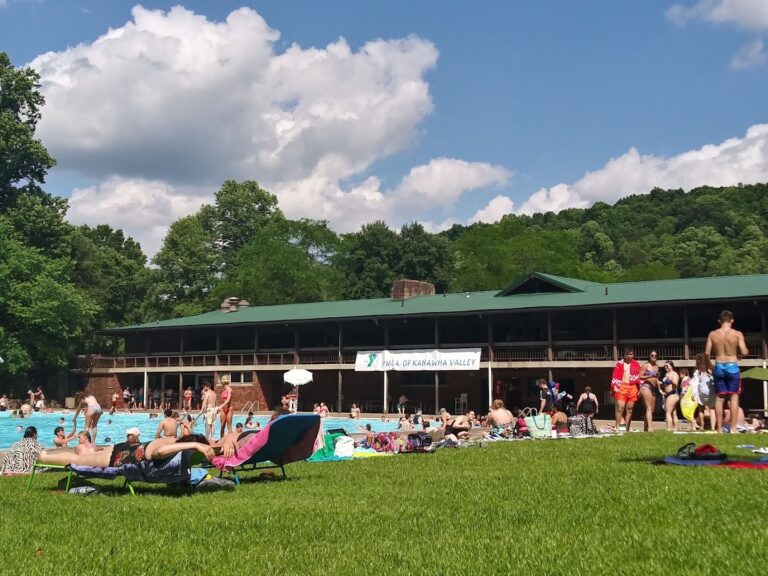 Coonskin Park Pool