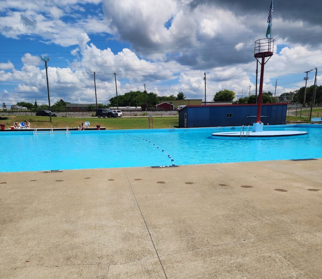 Dreamland Pool