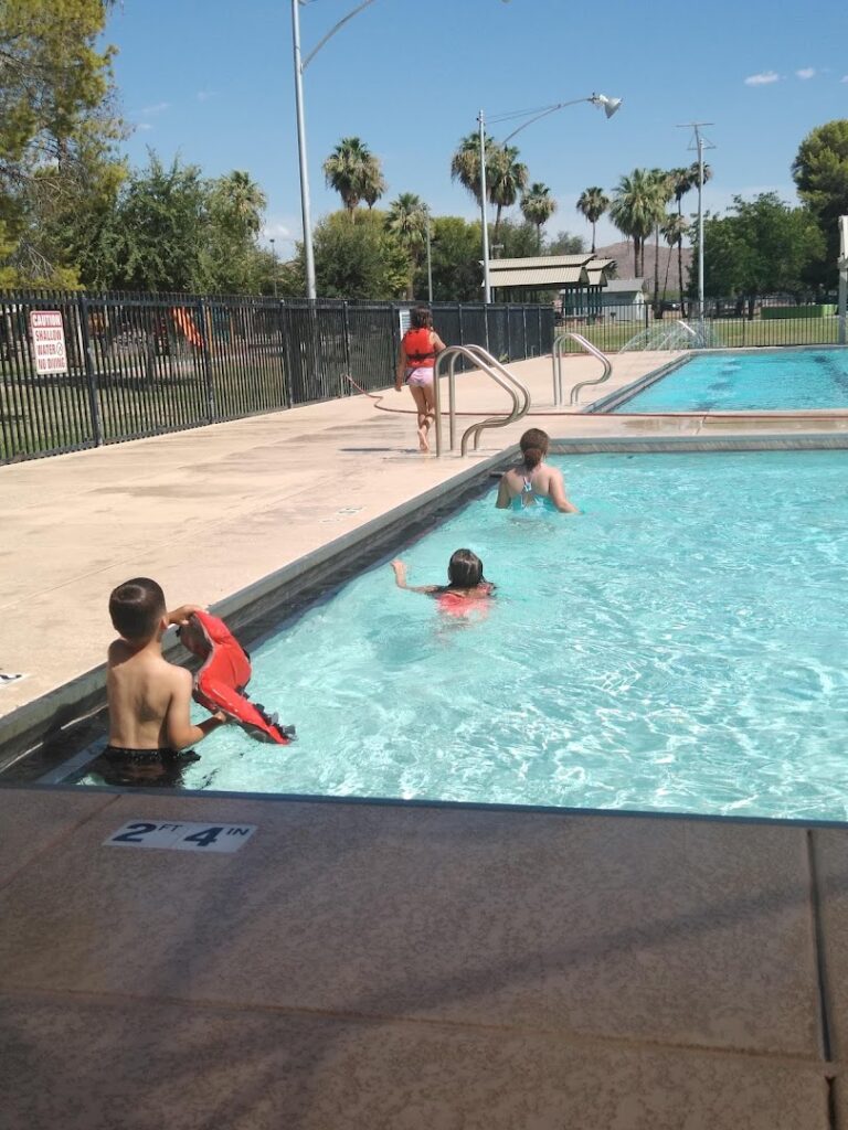 Hermoso Pool