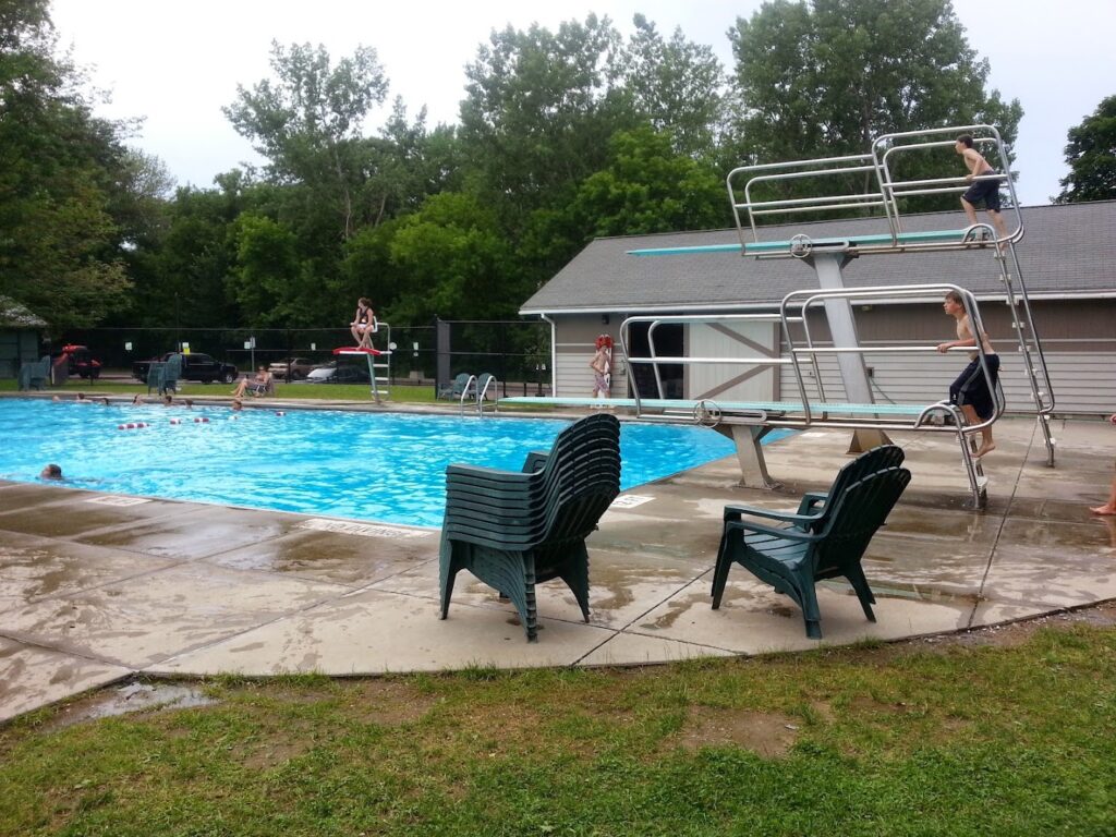 Maple Street Park and Pool