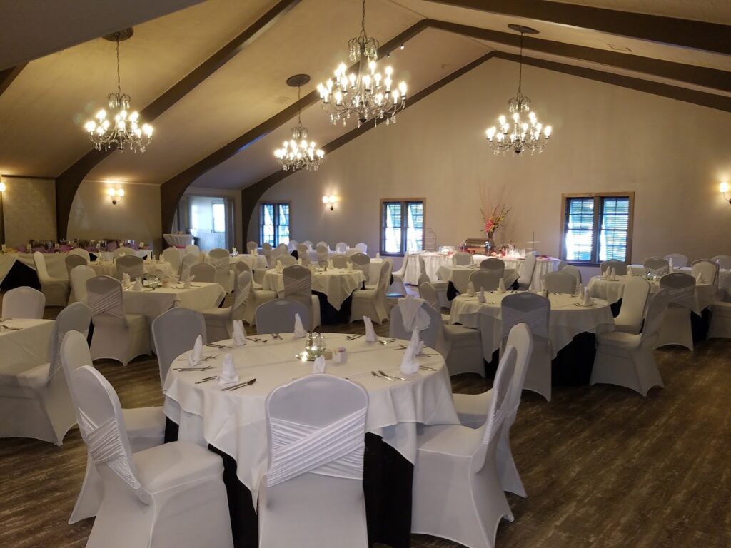 Pinewood Country Club