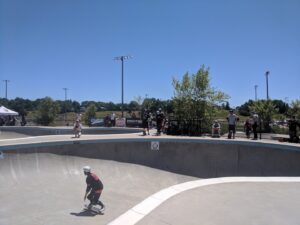 Veterans Memorial Park Pool & Ice Arena​